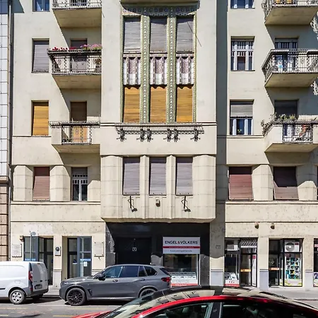 Apartman Superb Location - Classic Design *