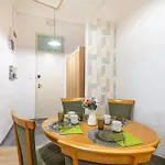 Superb Location - Classic Design Apartamento *