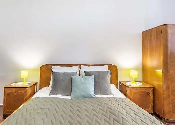 Superb Location - Classic Design Appartamento *