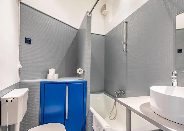 Superb Location - Classic Design Appartamento *