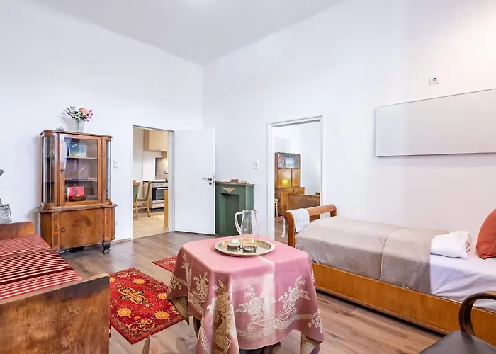 Appartamento Superb Location - Classic Design *
